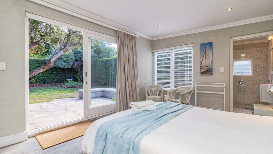 To Let 5 Bedroom Property for Rent in Onrus Western Cape